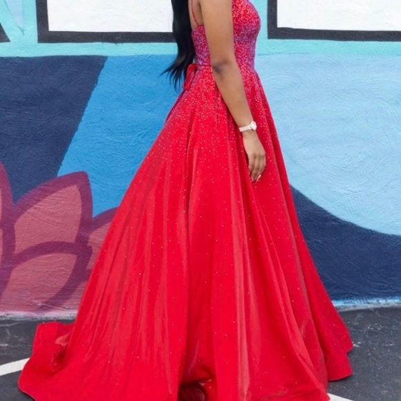 Prom Dress - Picture 4 of 7